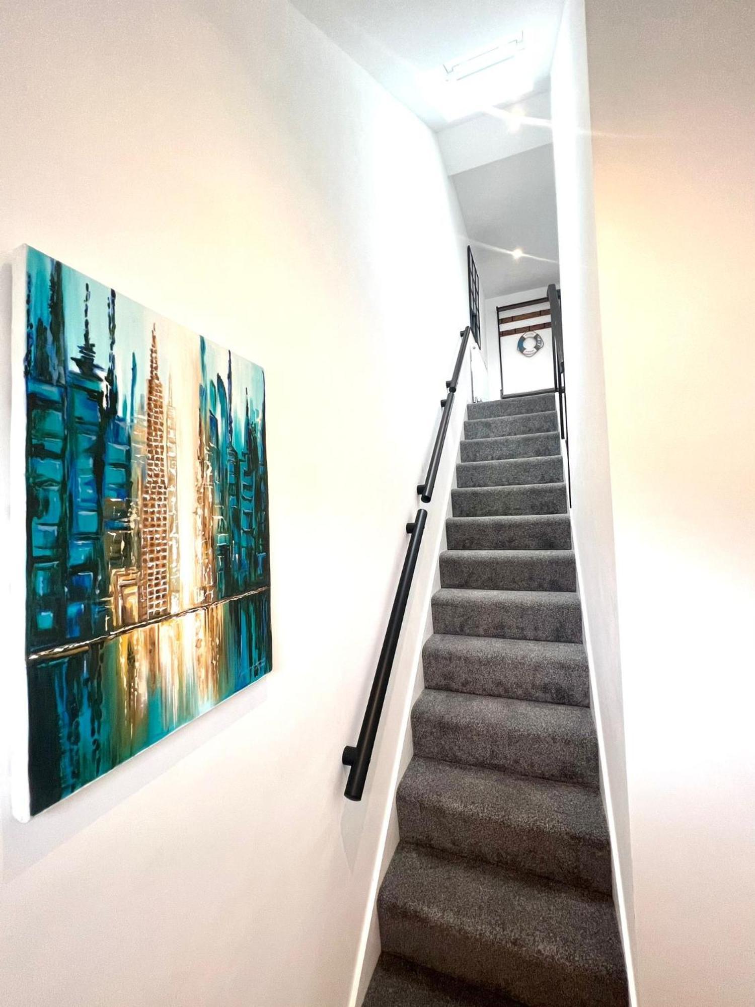 Seascape - Stylish Modern Apartment Barton on Sea Exterior photo